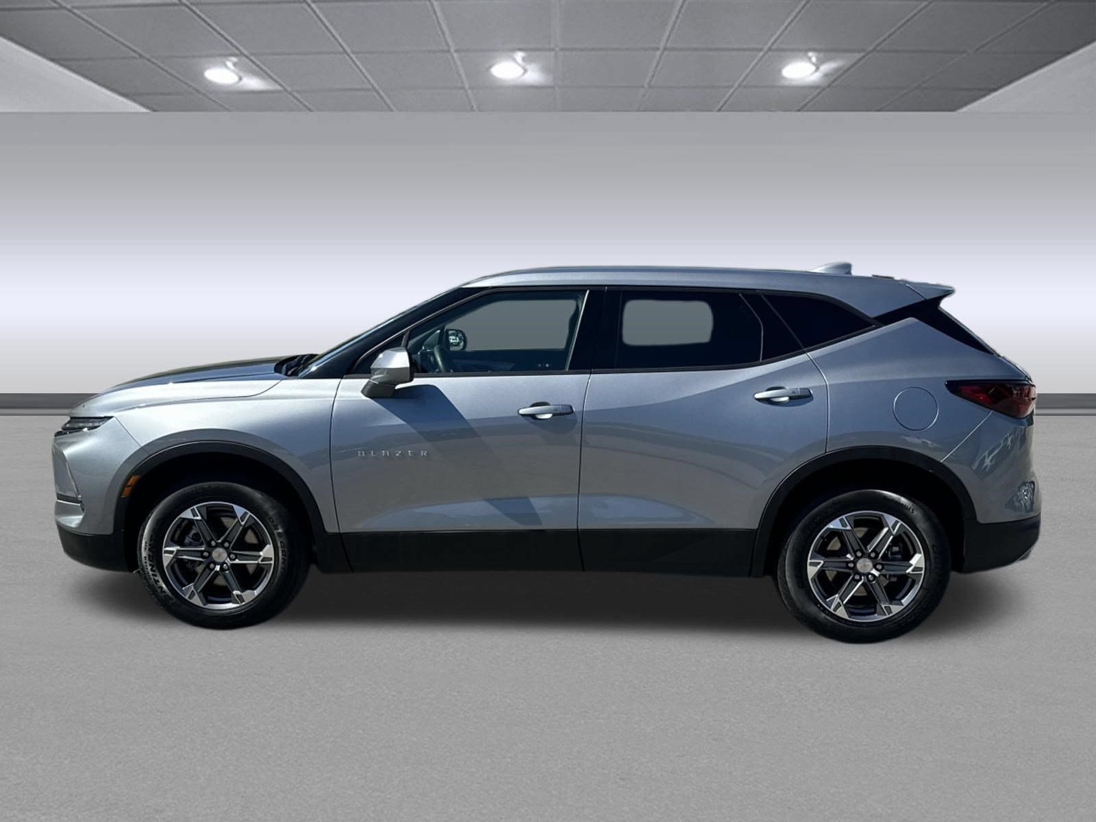 Used 2025 Chevrolet Blazer LT FWD image 6