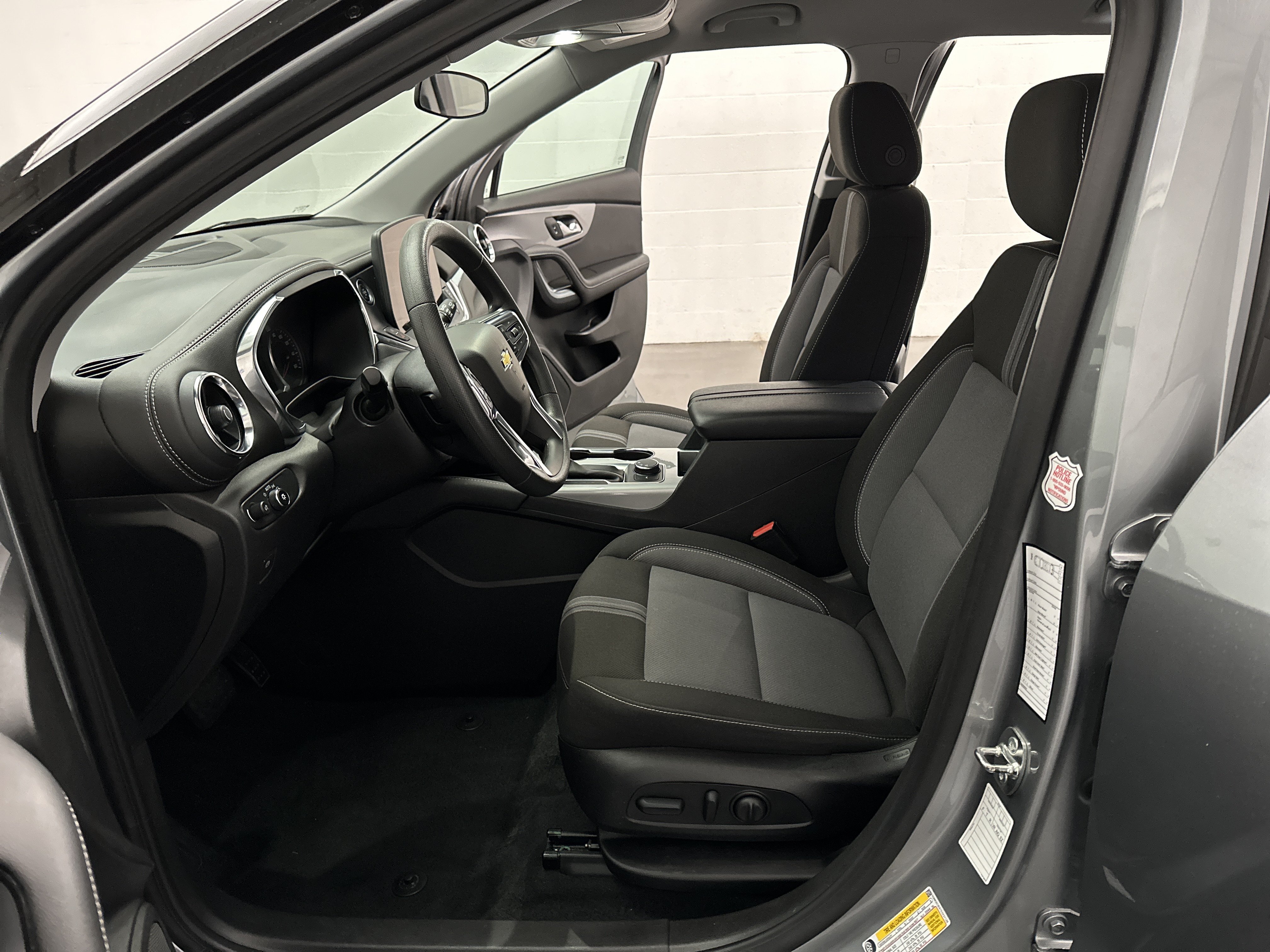 Used 2025 Chevrolet Blazer LT FWD image 14