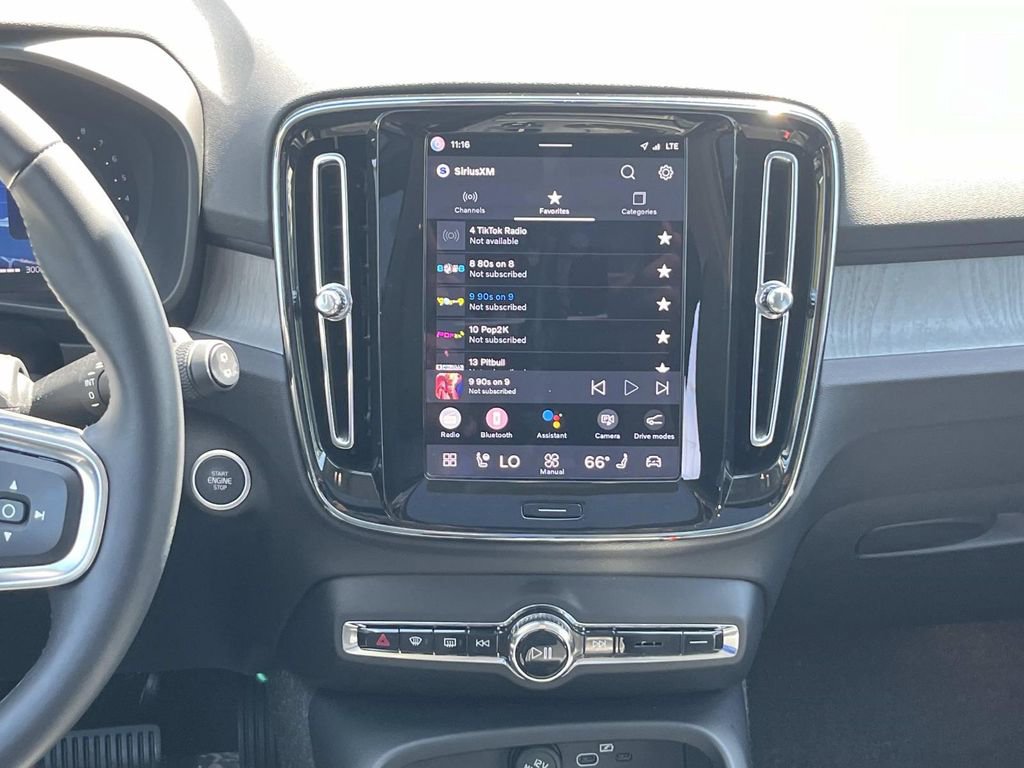 Certified 2025 Volvo XC40 B5 Core w/ Protection Package Premier image 16