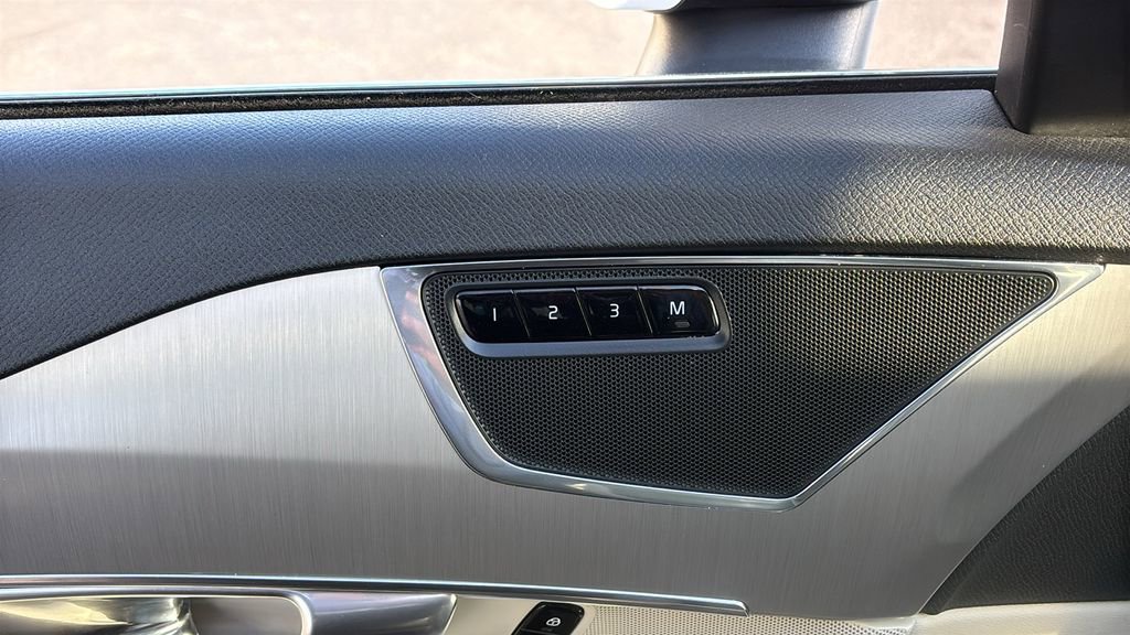 Used 2023 Volvo XC90 B5 Core w/ Climate Package image 11