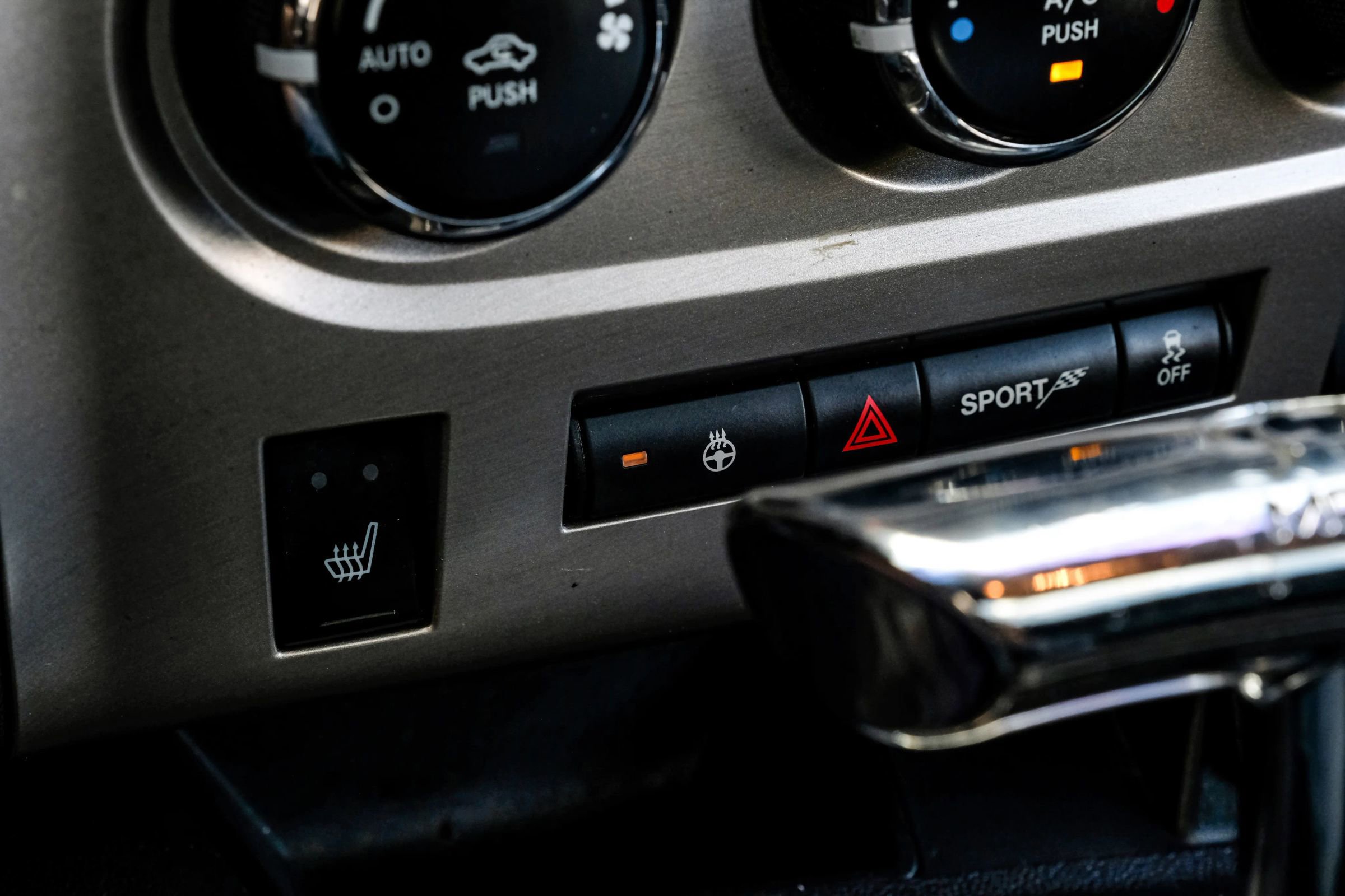 Used 2013 Dodge Challenger SRT8 w/ Harman Kardon Audio Group RWD image 33