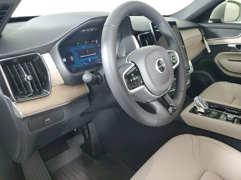 Certified 2026 Volvo XC90 B5 Core w/ Protection Package AWD/4WD image 25