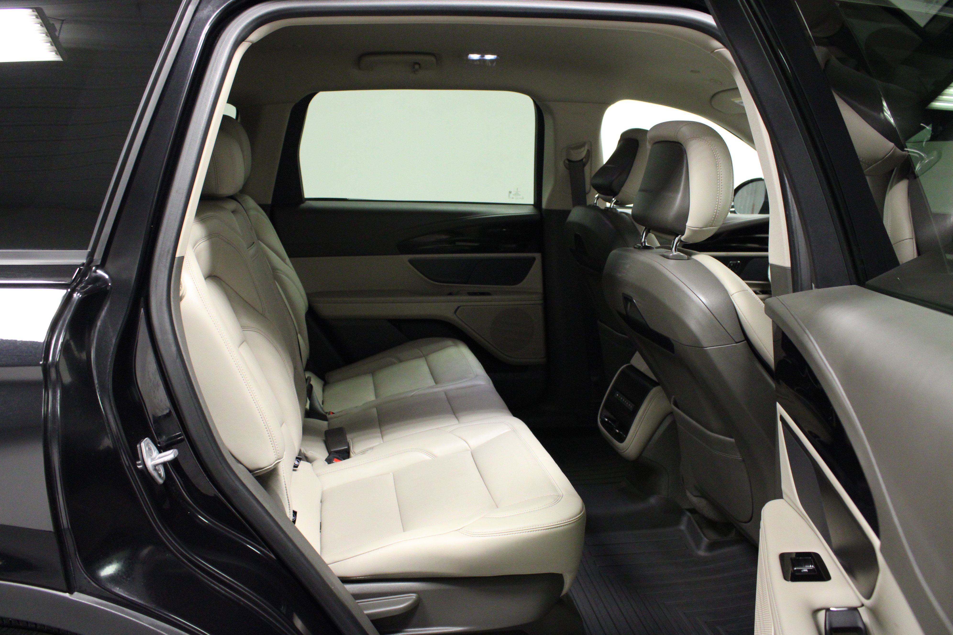 Used 2024 Lincoln Nautilus Premier image 15