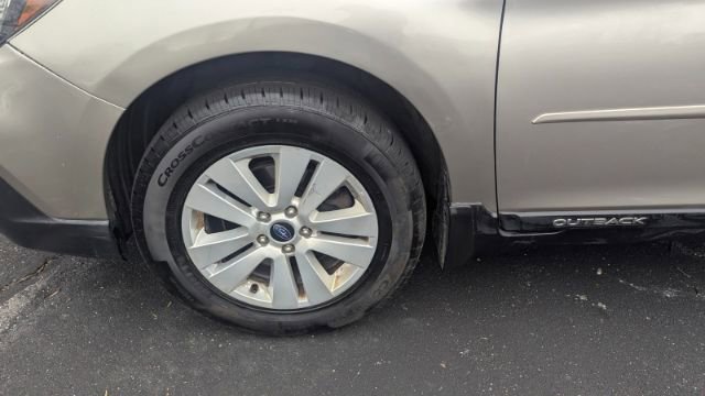 Used 2018 Subaru Outback 2.5i Premium image 9