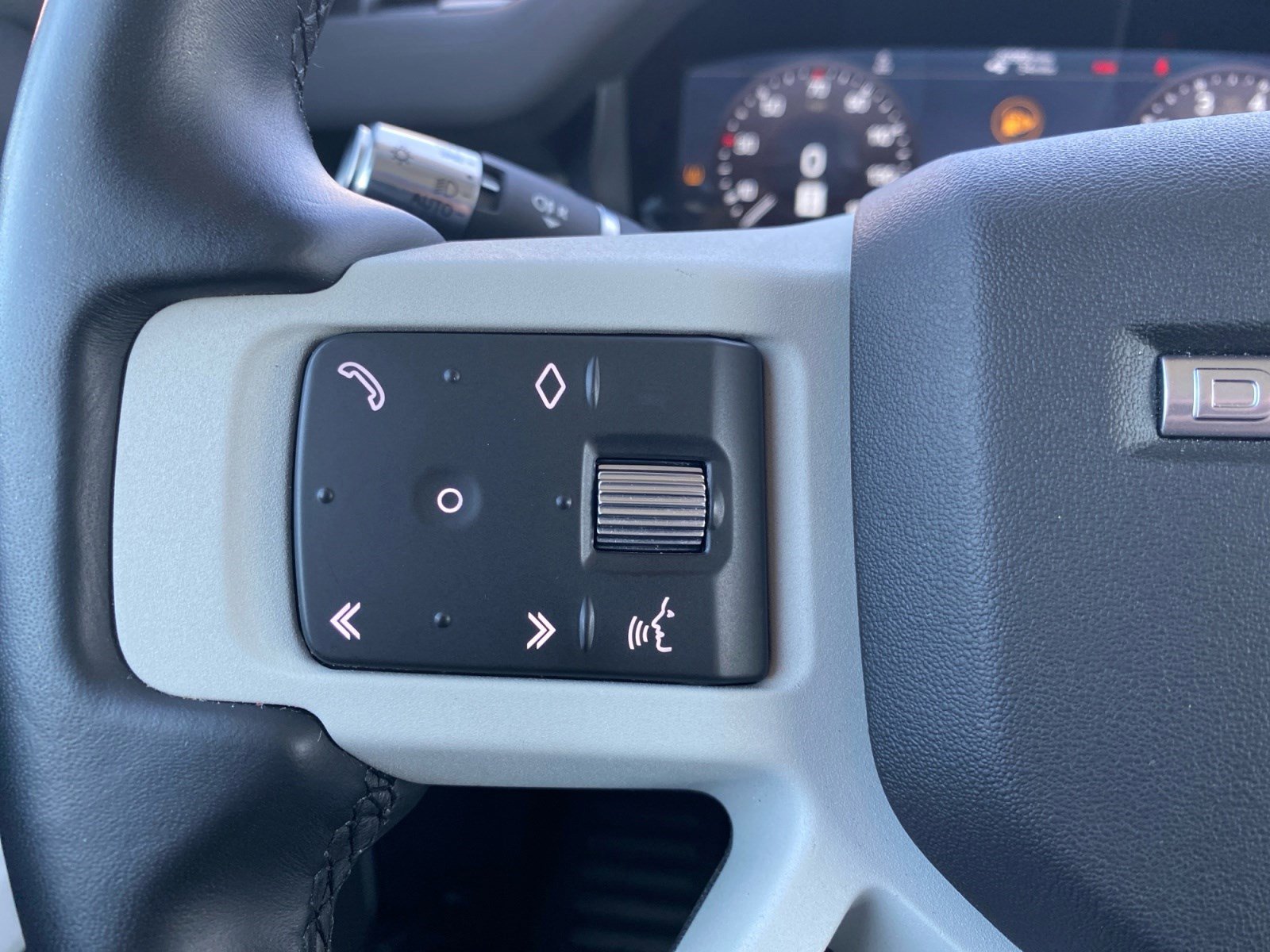 Used 2022 Land Rover Defender 90 S image 20