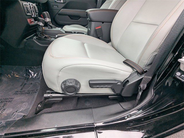 Used 2023 Jeep Gladiator Mojave w/ Cold Weather Group image 15