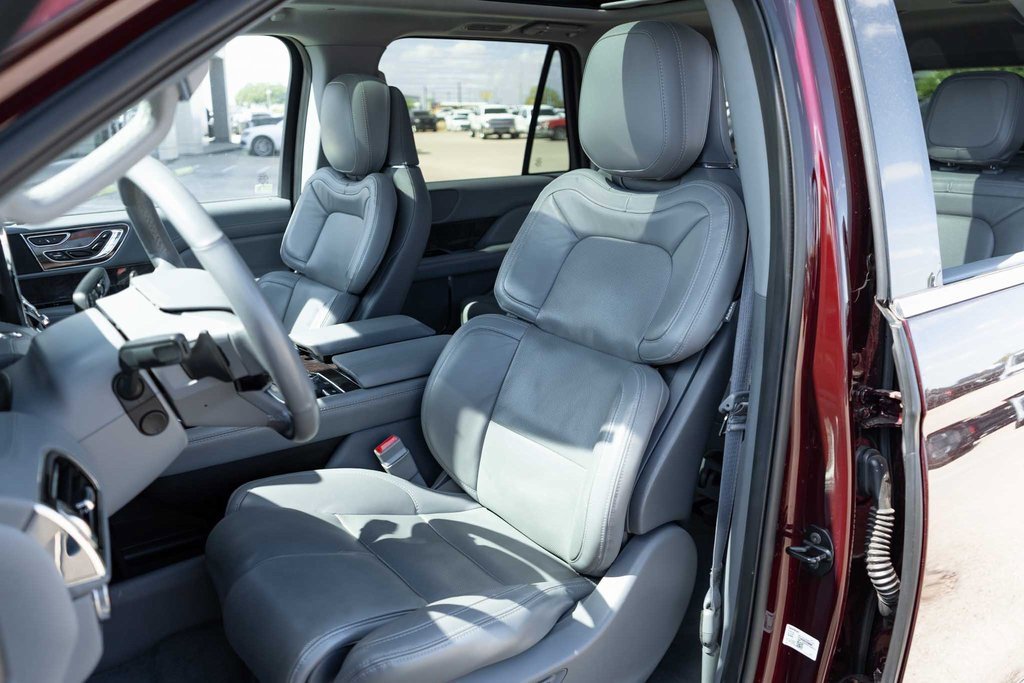 Used 2021 Lincoln Navigator L Reserve image 13