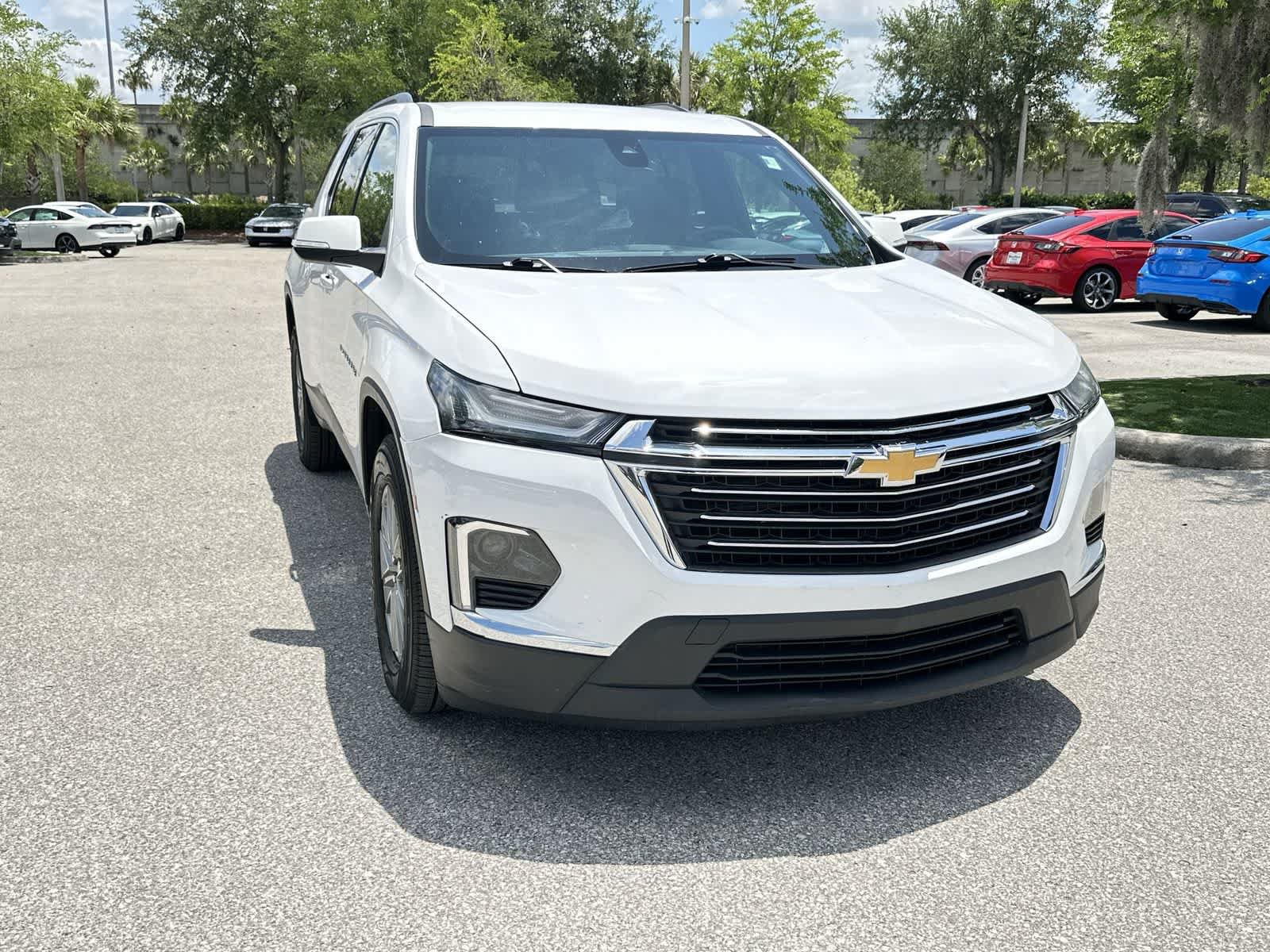 Used 2023 Chevrolet Traverse LT FWD image 7