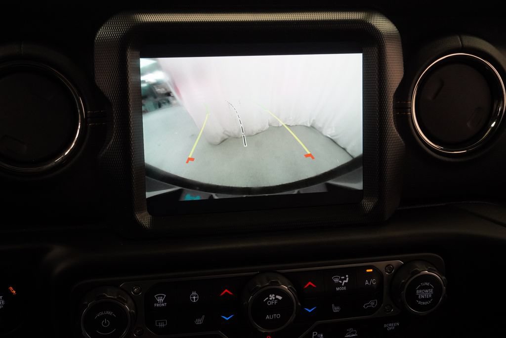 Used 2023 Jeep Wrangler Unlimited Sahara AWD/4WD image 30