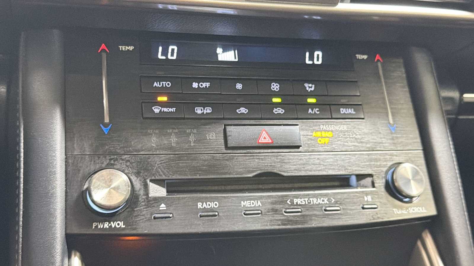 Used 2017 Lexus IS 300 AWD image 21