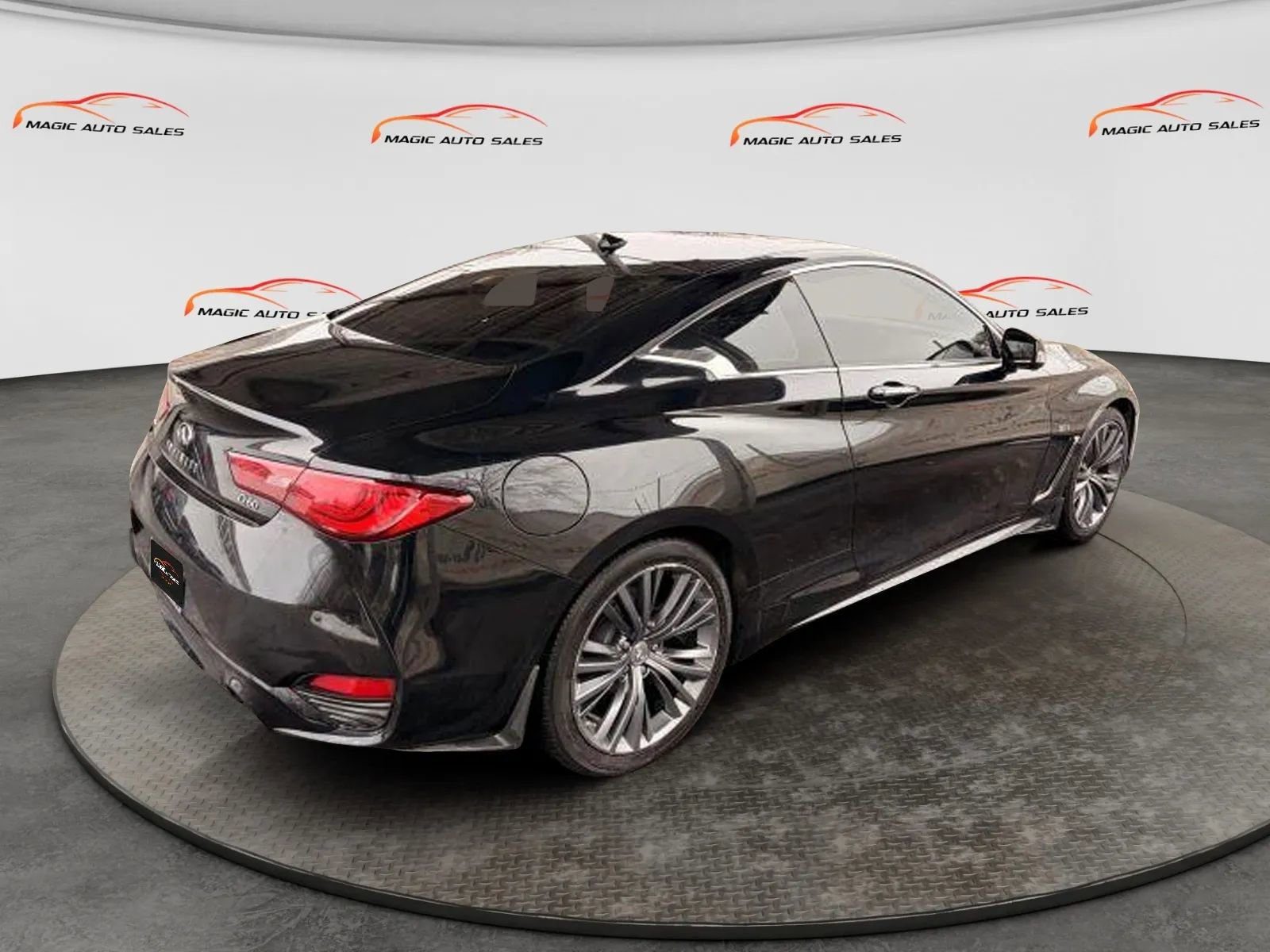Used 2018 INFINITI Q60 3.0t Luxe w/ Sensory Package 3.0T Luxe image 11