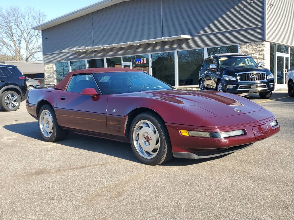 Used 1993 Chevrolet Corvette Convertible RWD image 2