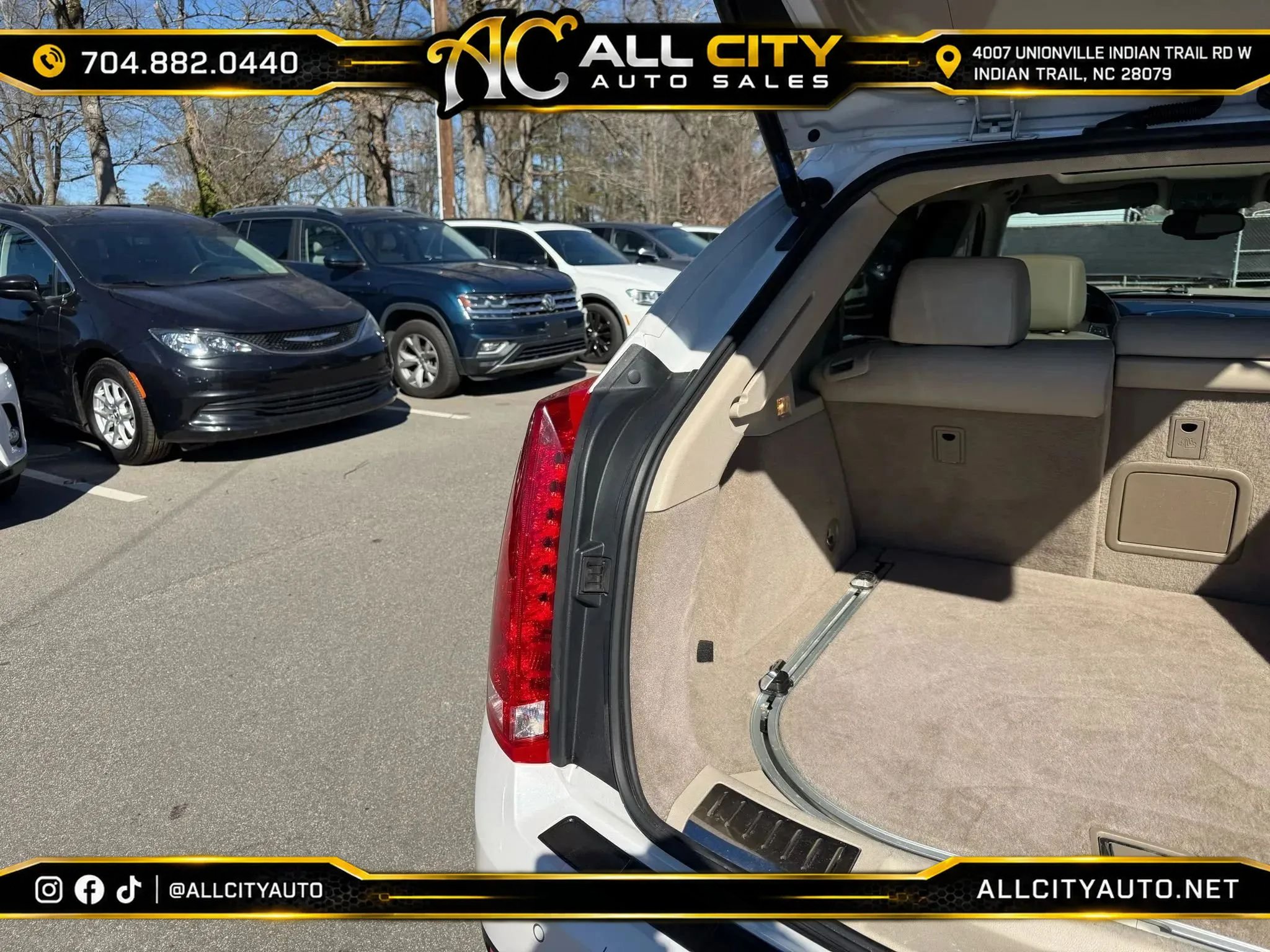 Used 2010 Cadillac SRX Premium FWD image 34