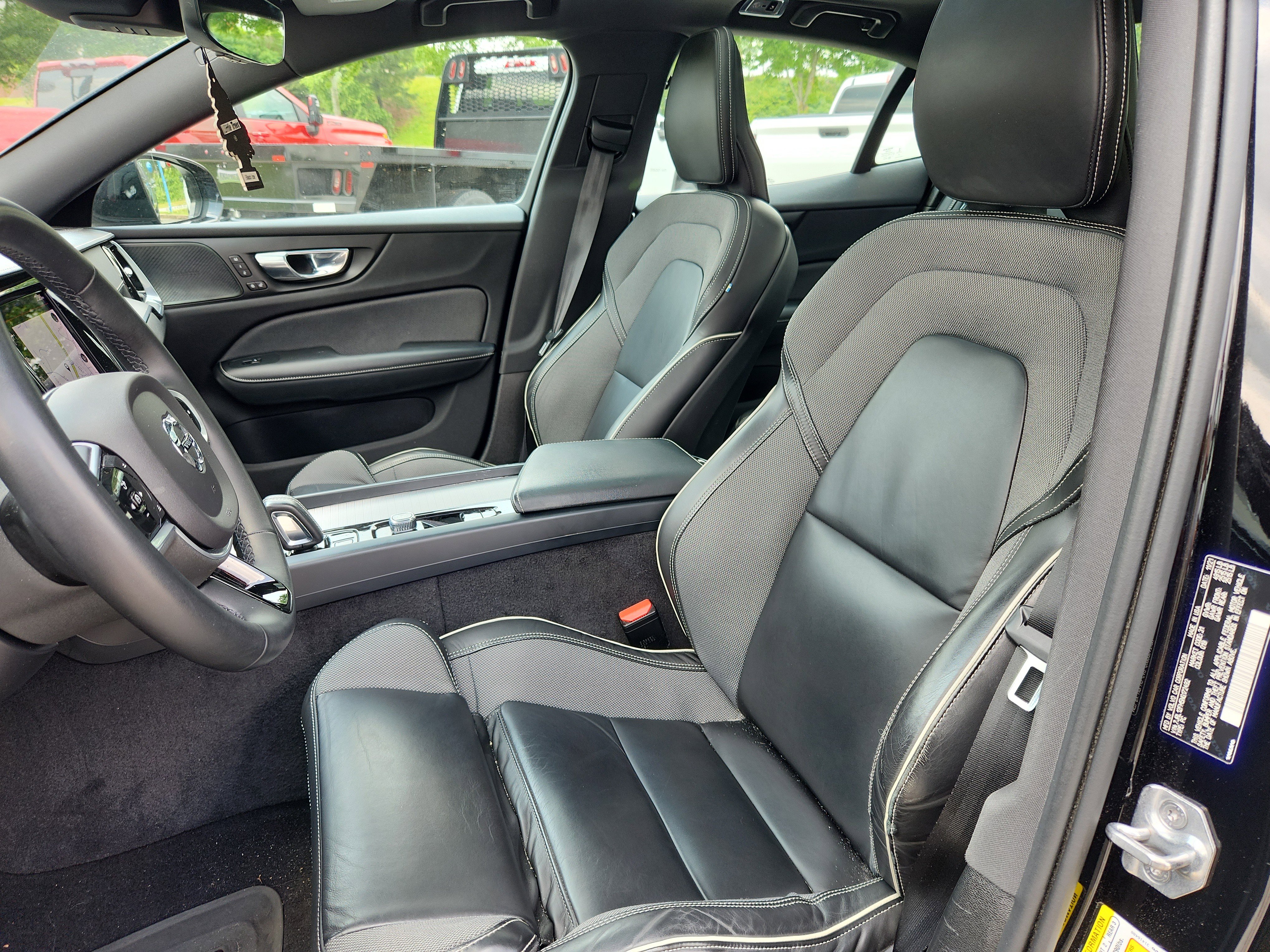 Used 2022 Volvo S60 B5 R-Design w/ Advanced Package image 15