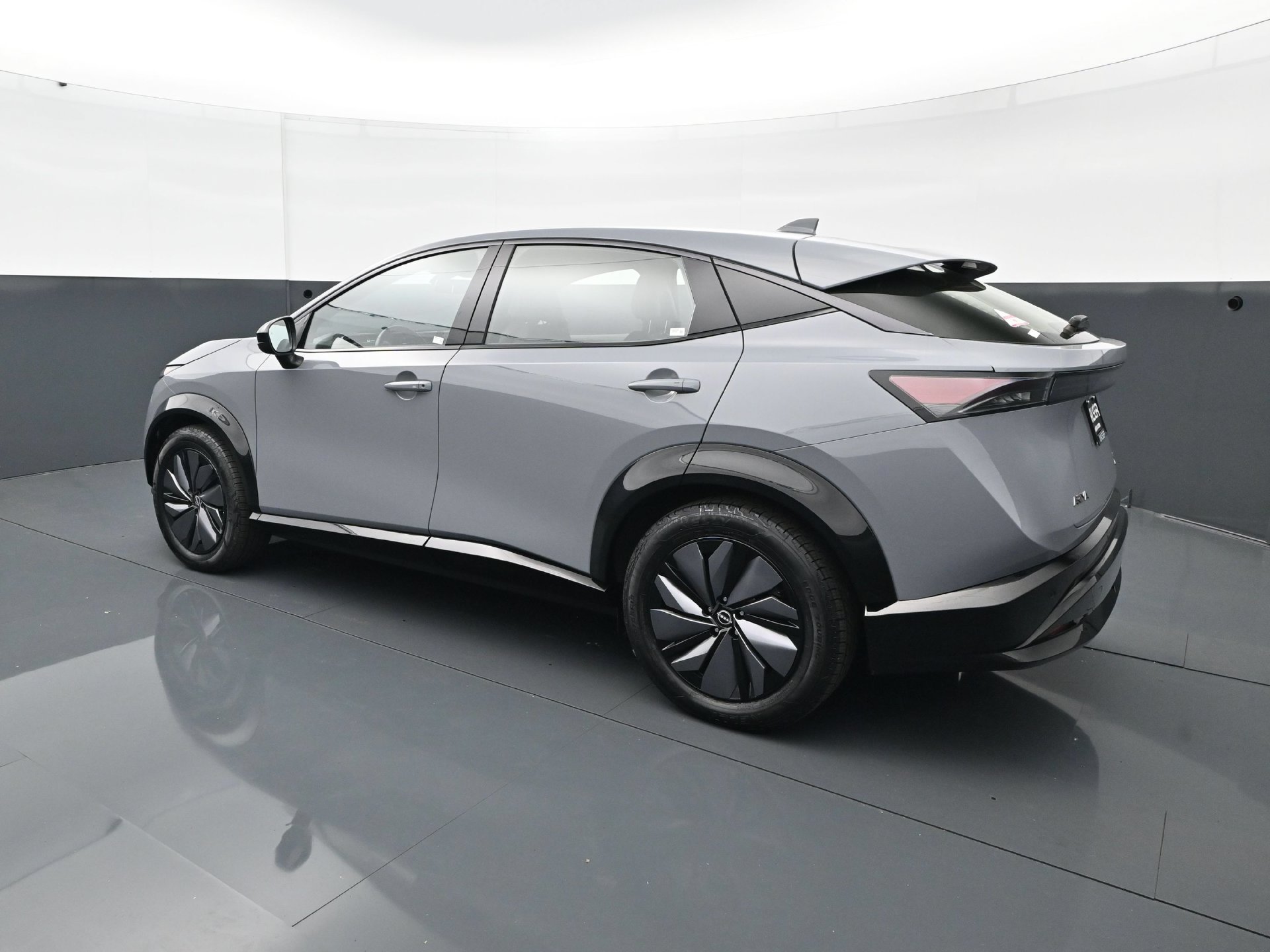 Used 2023 Nissan Ariya AWD image 4