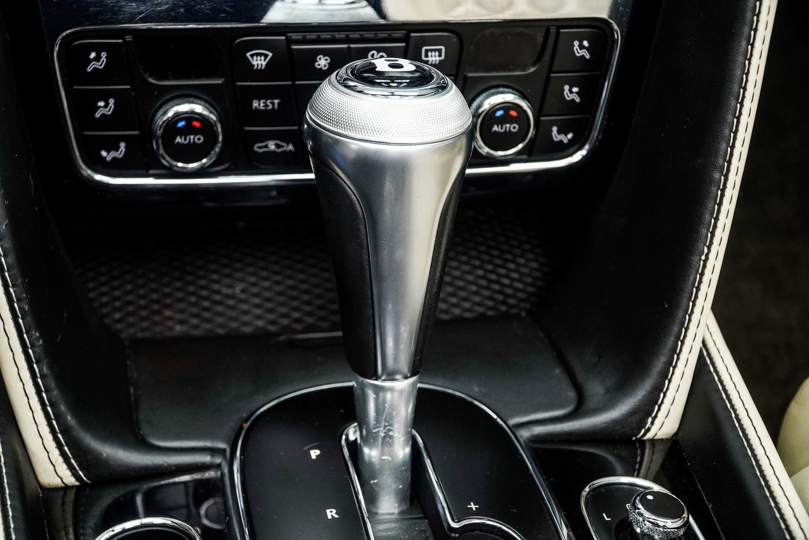 Used 2017 Bentley Continental GT image 22