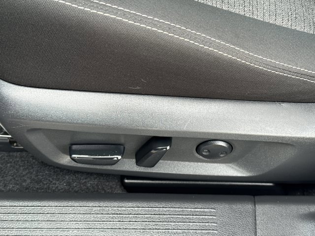 Used 2022 Nissan Rogue SV image 16