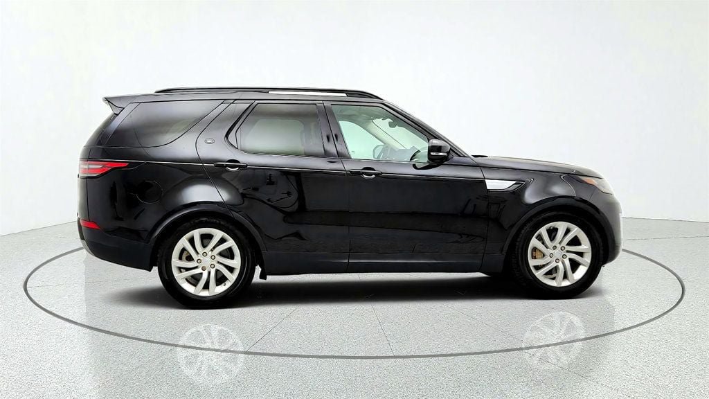 Used 2018 Land Rover Discovery HSE AWD/4WD image 4