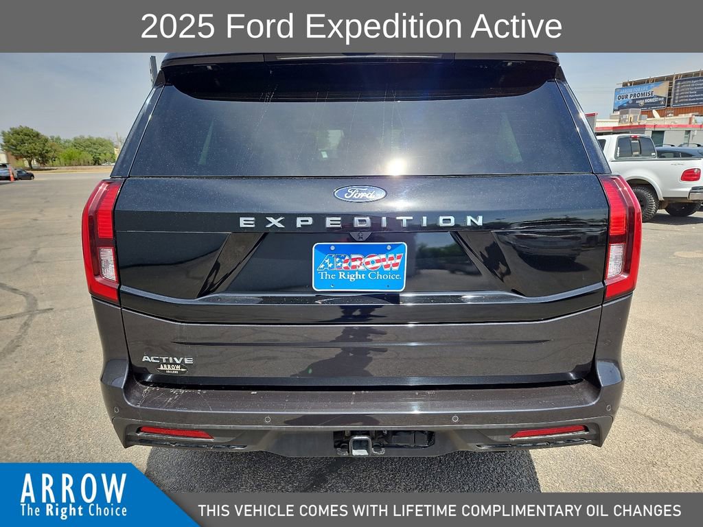 Used 2025 Ford Expedition Active image 11