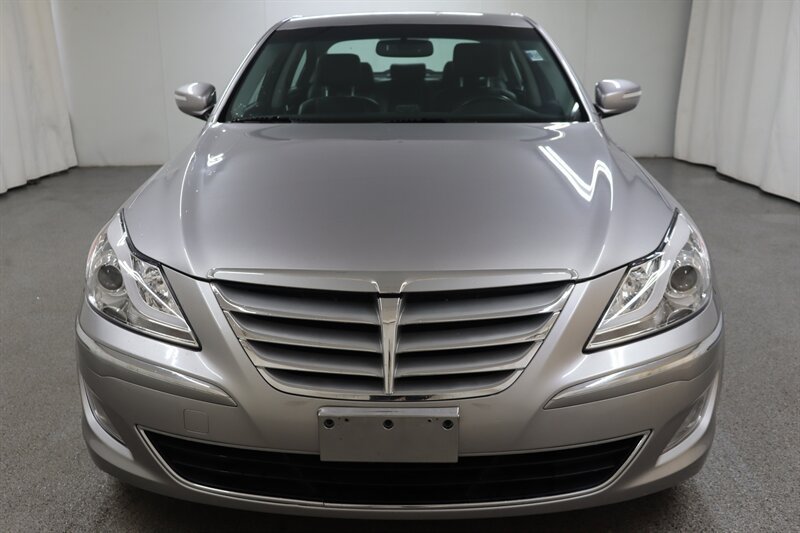 Used 2013 Hyundai Genesis 3.8 RWD image 2