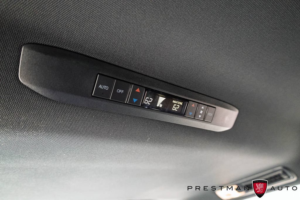 Used 2025 Toyota Sienna XSE FWD image 39