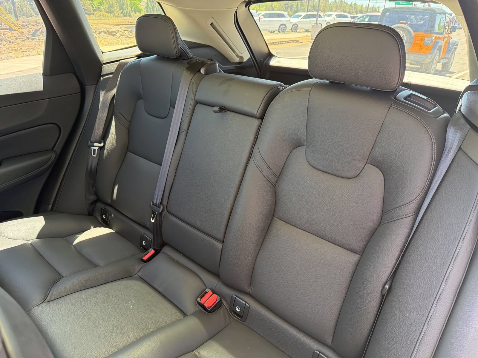 Used 2025 Volvo XC60 B5 Plus w/ Climate Package AWD/4WD image 22