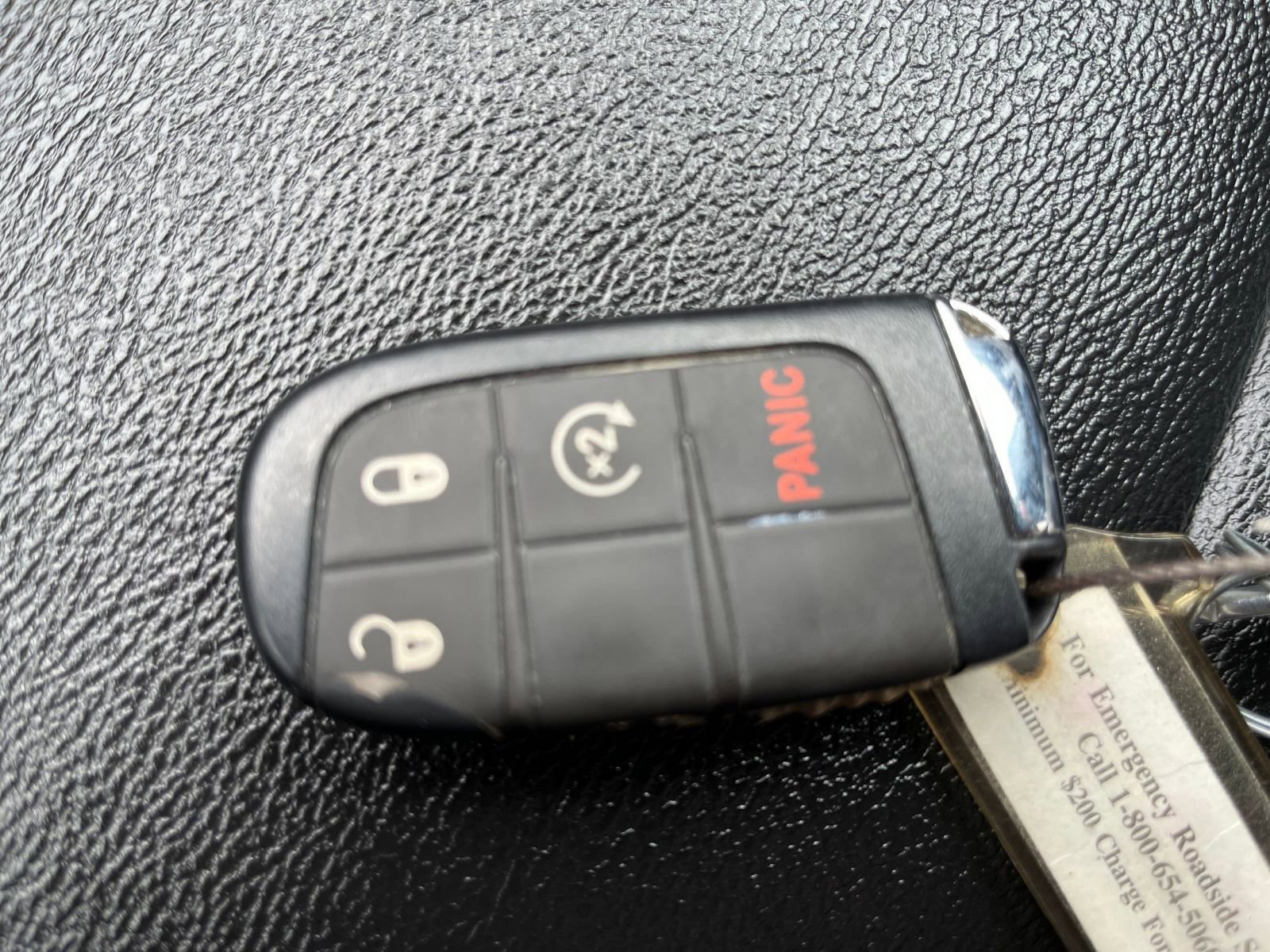 Used 2025 Jeep Compass Limited image 25