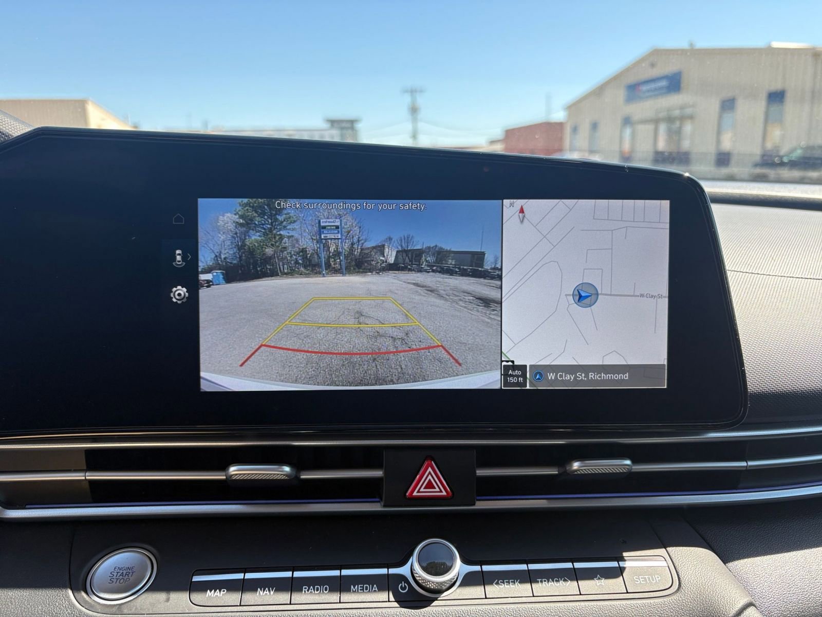 Used 2025 Hyundai Elantra SEL image 23