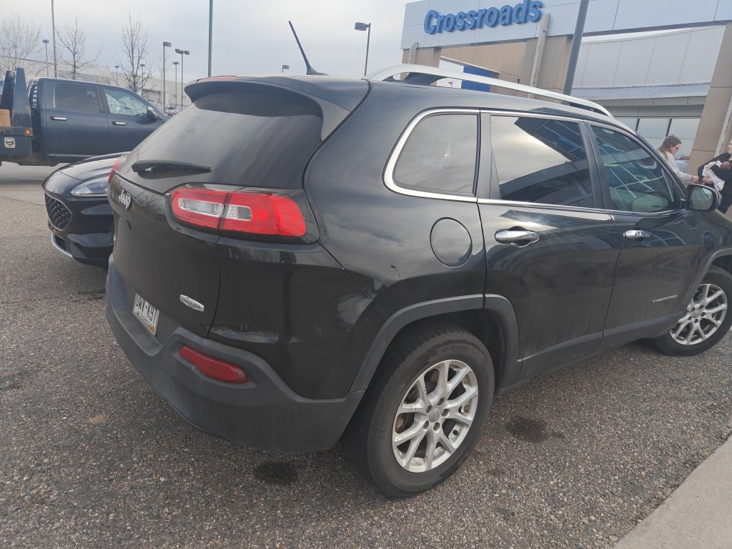Used 2014 Jeep Cherokee Latitude w/ Comfort/Convenience Group image 3