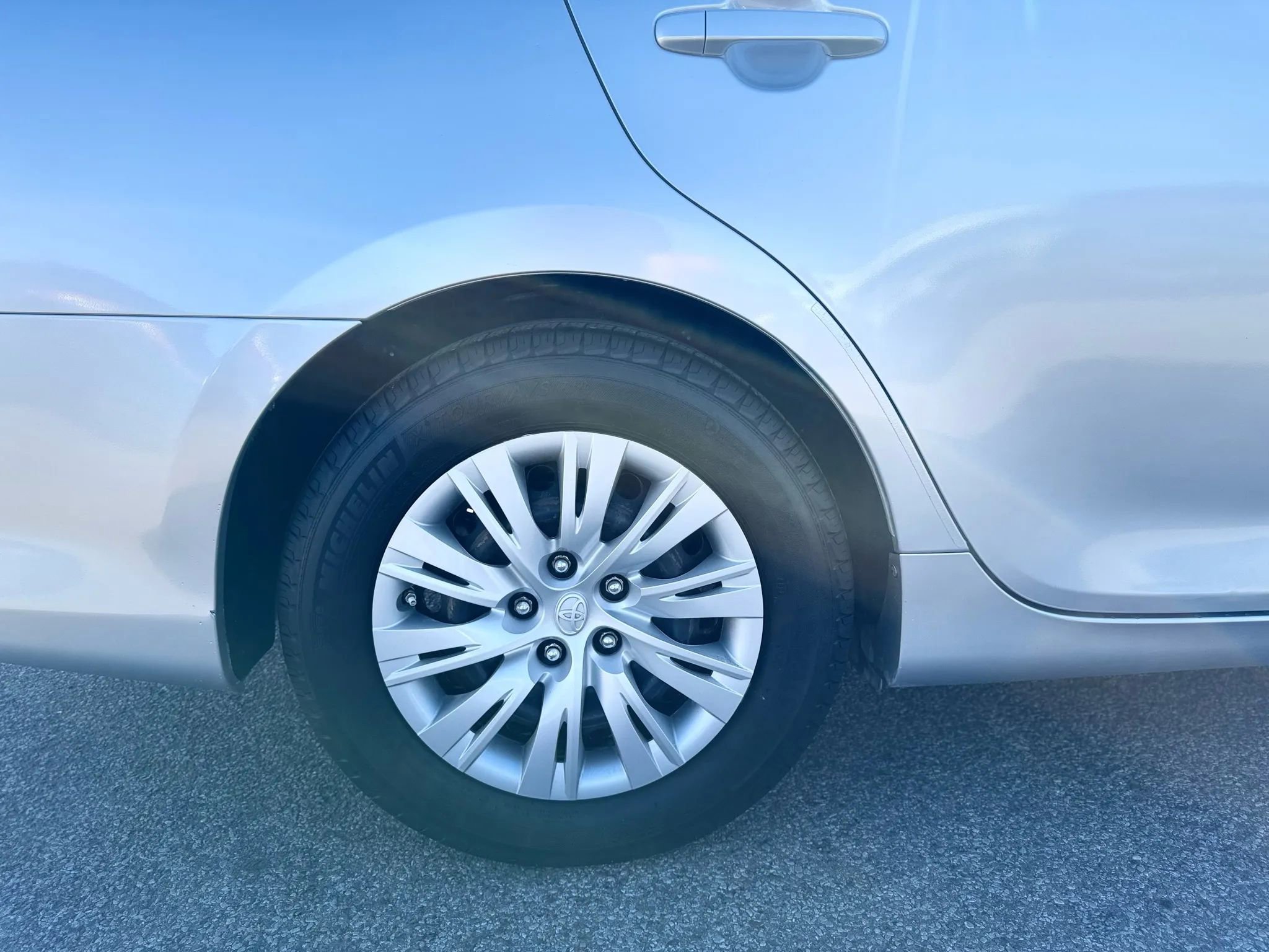 Used 2012 Toyota Camry L FWD image 11