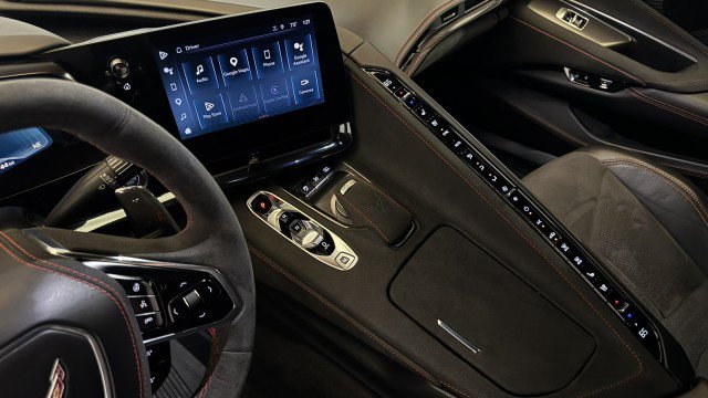 Used 2024 Chevrolet Corvette Stingray Premium Cpe w/ Z51 Performance Package RWD image 5