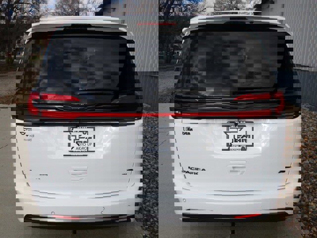 New 2026 Chrysler Pacifica Select image 6