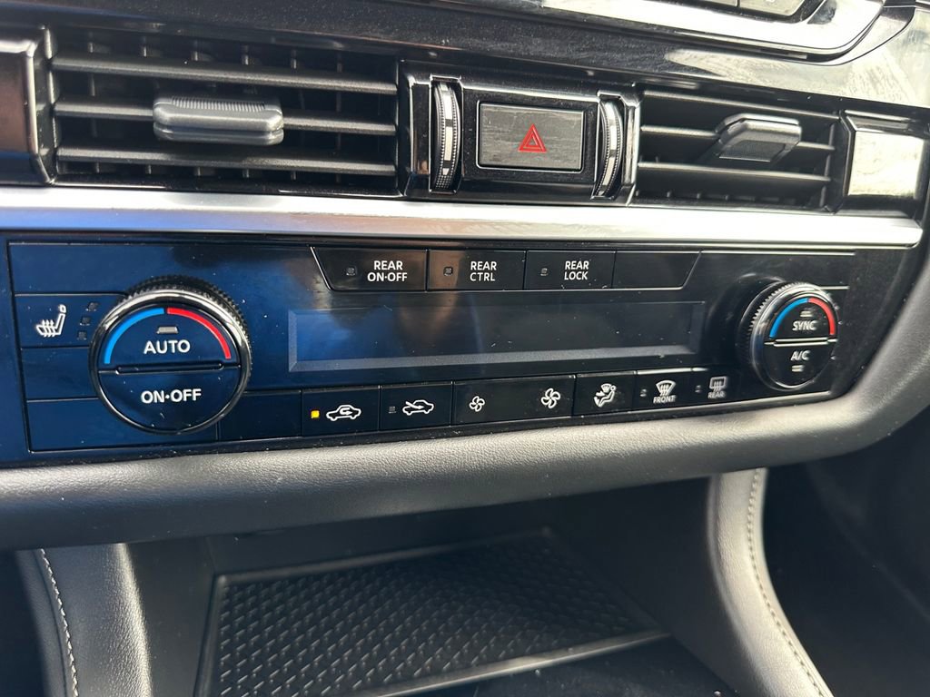 Used 2024 Nissan Pathfinder SV w/ SV Premium Package image 20