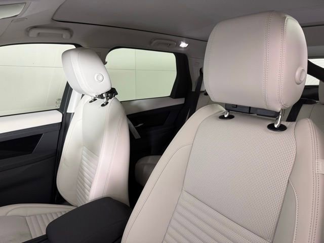 New 2025 Land Rover Discovery Sport S image 15