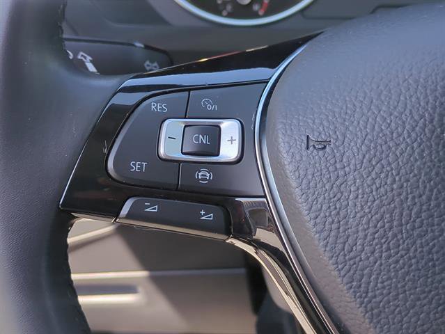 Used 2020 Volkswagen Tiguan SE image 56