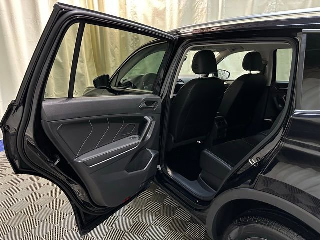 Certified 2022 Volkswagen Tiguan SE image 24
