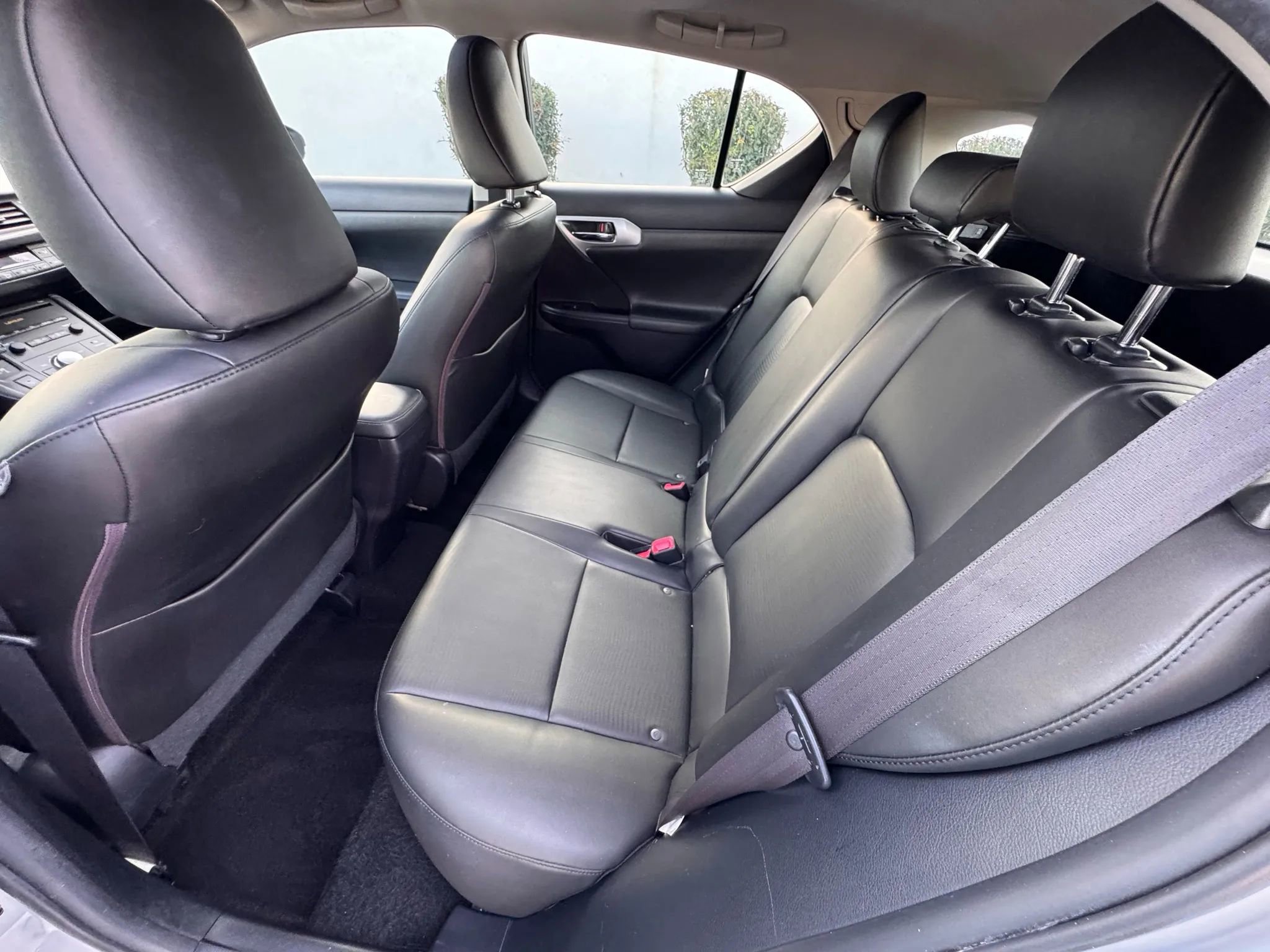 Used 2011 Lexus CT 200h Premium w/ Premium Audio Pkg image 16