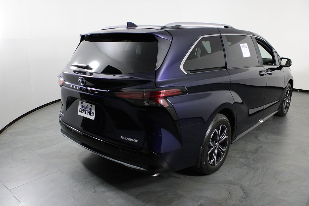 Used 2025 Toyota Sienna Platinum image 15