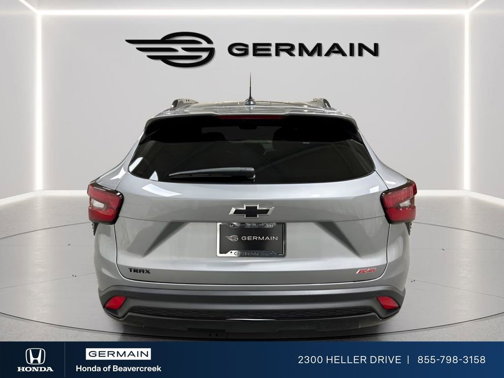 Used 2025 Chevrolet Trax RS w/ Sunroof Package FWD image 7