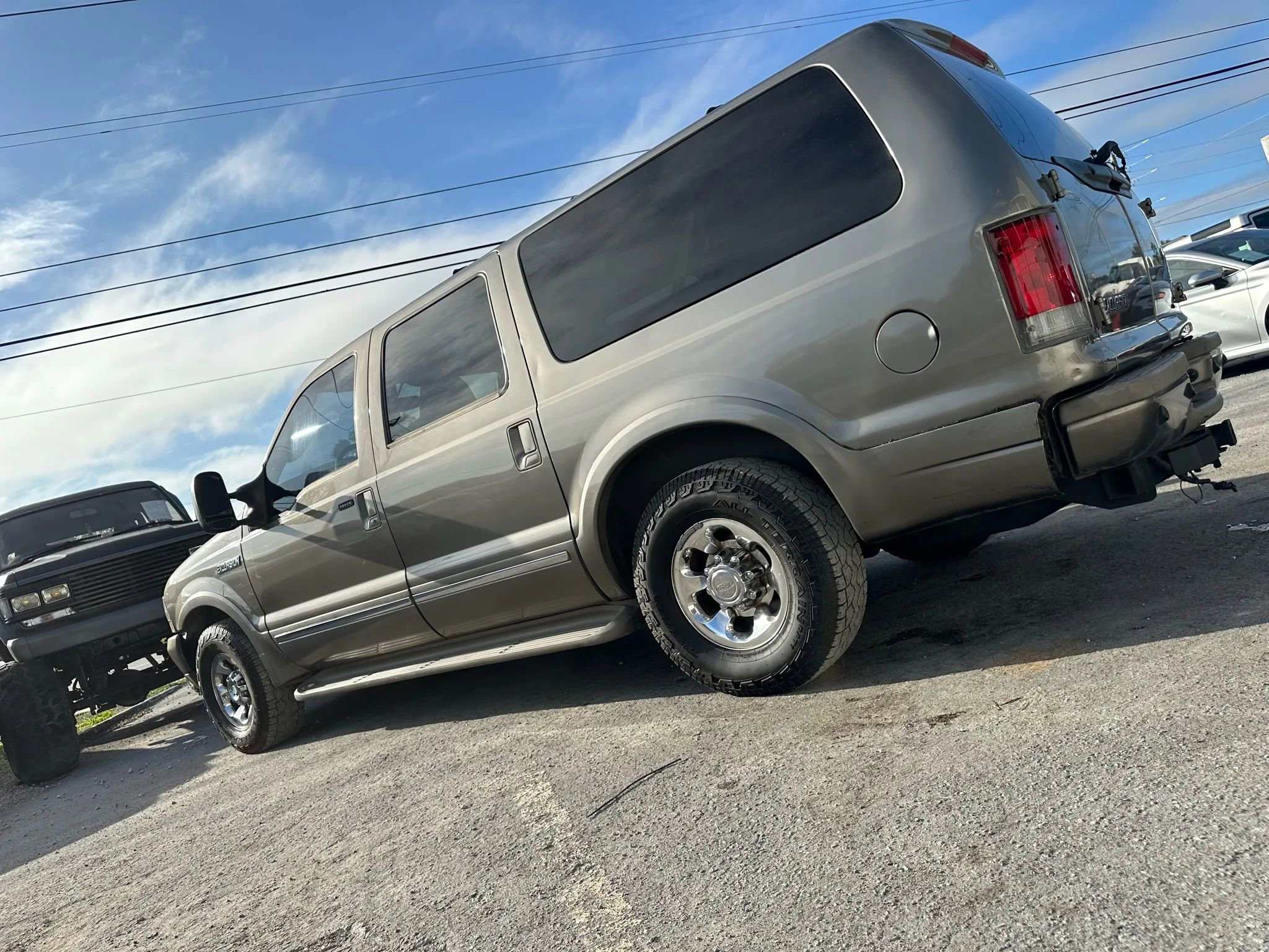 Used 2003 Ford Excursion Limited RWD image 3