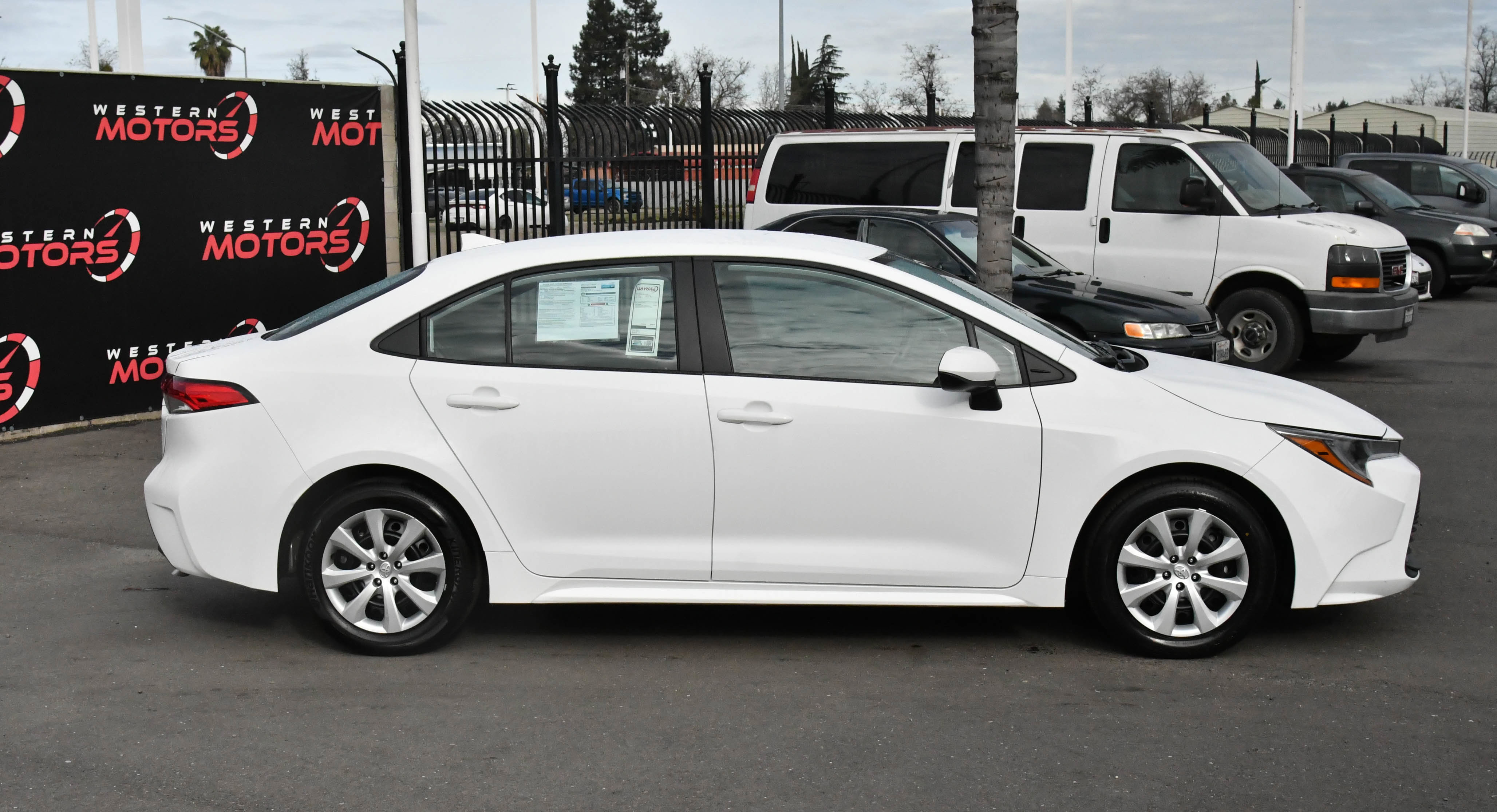 Used 2025 Toyota Corolla LE image 9