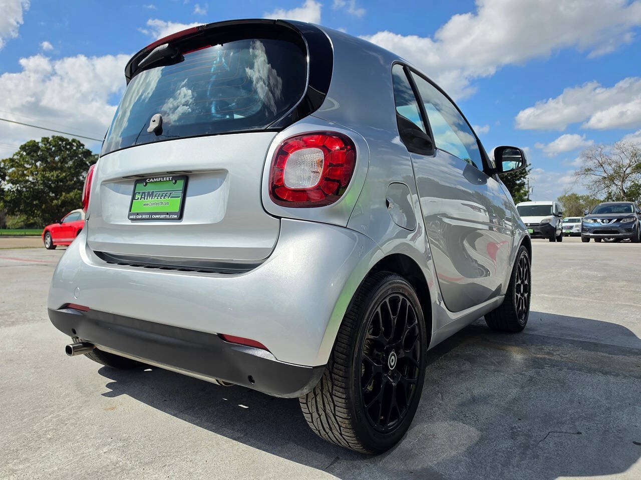 Used 2016 smart fortwo passion w/ Sport Package RWD image 11