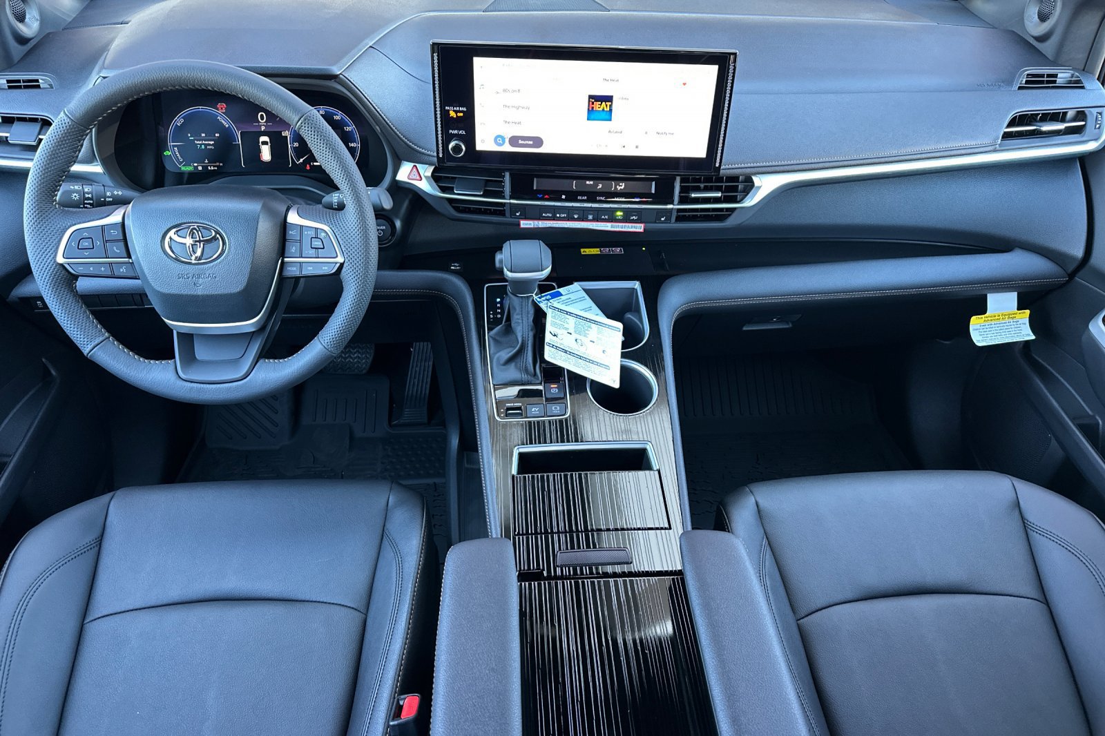 New 2026 Toyota Sienna XLE Woodland Edition AWD/4WD image 14