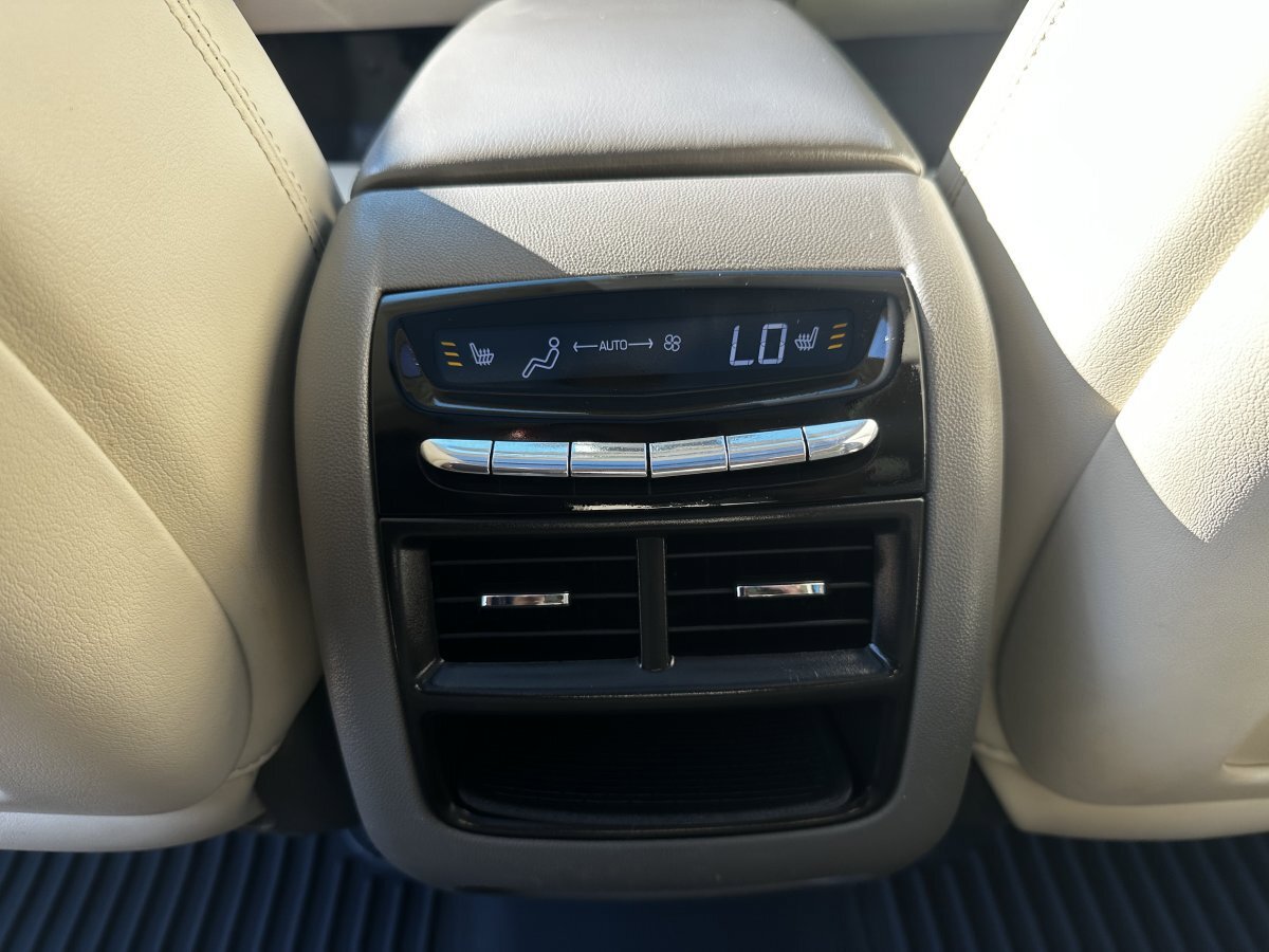 Used 2018 Cadillac XT5 Premium Luxury image 23