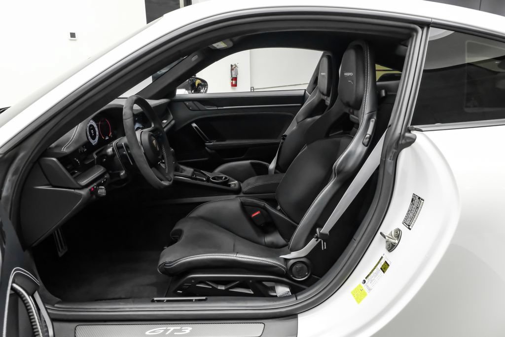 Used 2026 Porsche 911 GT3 w/ Weissach Package RWD image 8