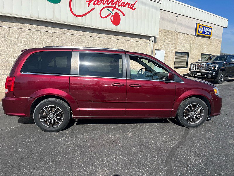 Used 2017 Dodge Grand Caravan SXT FWD image 9