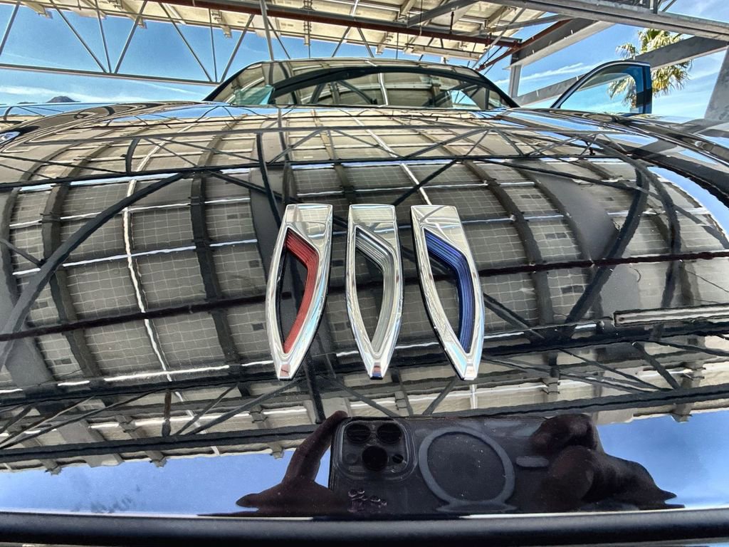 Used 2025 Buick Enclave Preferred AWD/4WD image 23