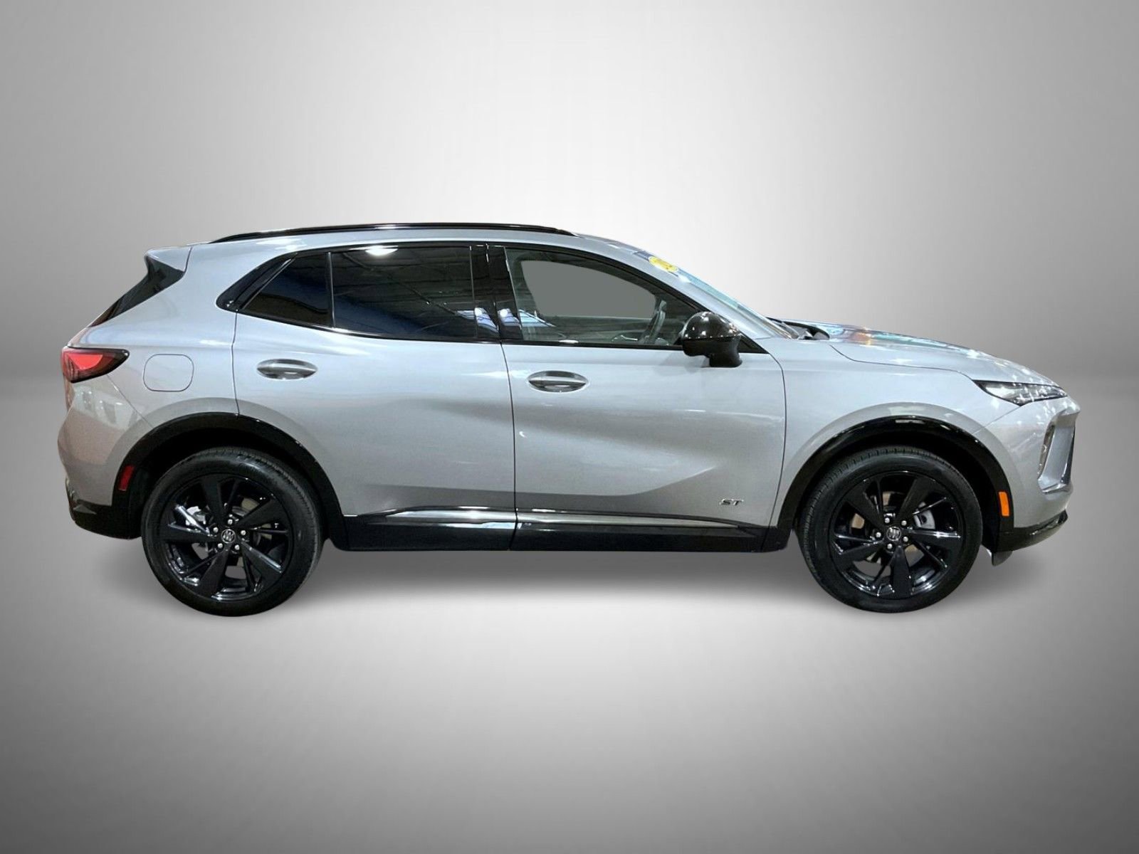 Certified 2025 Buick Envision Sport Touring image 4