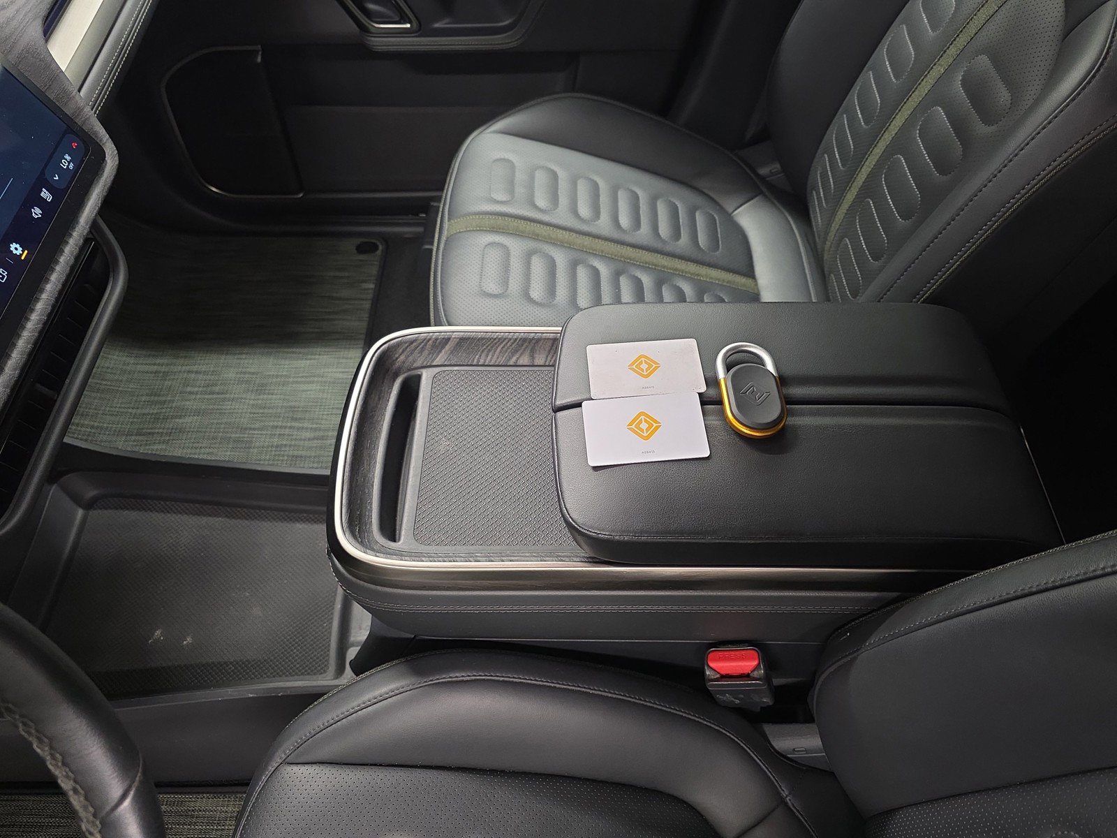 Used 2022 Rivian R1T Adventure image 29