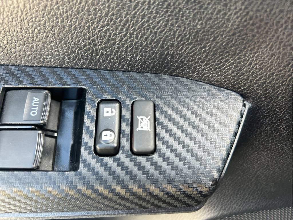 Used 2013 Toyota RAV4 XLE AWD/4WD image 48